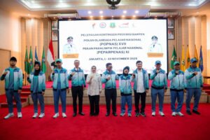 Gubernur Banten Andra Soni bersama jajaran dan atlet pelajar saat melepas kontingen Banten untuk Popnas XVII dan Peparpenas XI Tahun 2025 di Pendopo Gubernur Banten, Selasa (28/10/2025). (Foto: Biro Adpimpro Banten/Bantenpopuler.com)