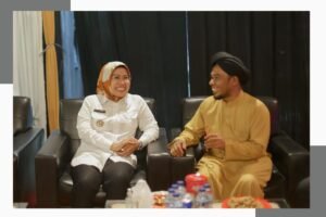 Abah Kh. Elang Mangkubumi, menyaksikan dengan mata hati bagaimana beliau menuntun Serang bukan dengan kekuasaan, melainkan dengan kebijaksanaan dan ketulusan.