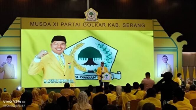 
					Ketua DPD Partai Golkar Kabupaten Serang Fahmi Hakim saat menyampaikan sambutan pada Musda XI Partai Golkar Kabupaten Serang, Sabtu (18/10/2025).