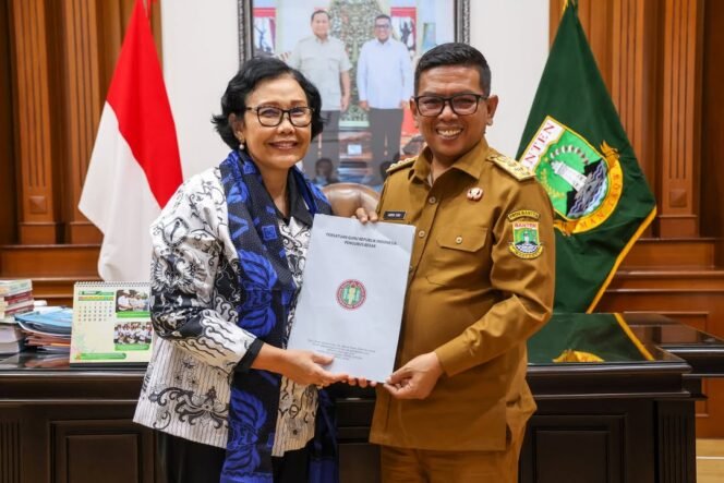 
					Gubernur Andra Soni Tegaskan Komitmen Sekolah Gratis untuk Tingkatkan Kualitas Pendidikan di Banten