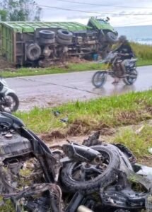 Dua kecelakaan maut yang melibatkan truk tambang kembali terjadi di kawasan Tanjakan Cibayawak, Desa Darmasari, Kecamatan Bayah, Kabupaten Lebak, pada Minggu (2/11).