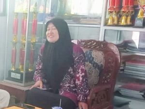 Kepala Sekolah SDN 3 Sukarame, Kecamatan Sajra Kabupaten Lebak Dwi Nia Wulansari.SE.S.Pd.MM.   