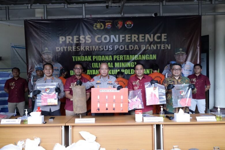 Pengungkapan tambang ilegal oleh Polda Banten dalam konferensi pers di Kantor PUPR Provinsi Banten.