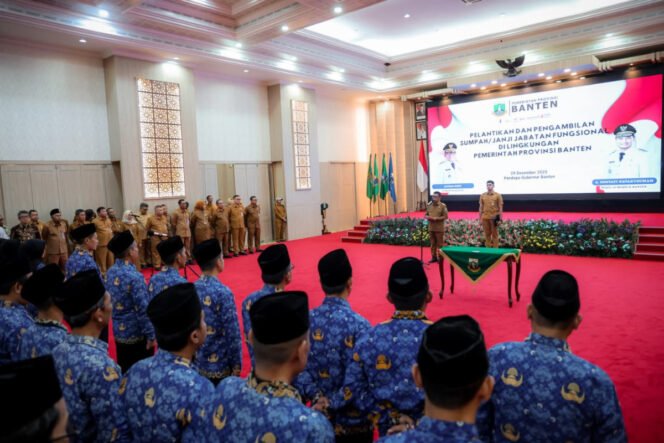 
					Andra Soni Lantik 64 Pejabat Fungsional Pemprov Banten, Perkuat Pengawasan Sekolah Gratis dan Netralitas ASN