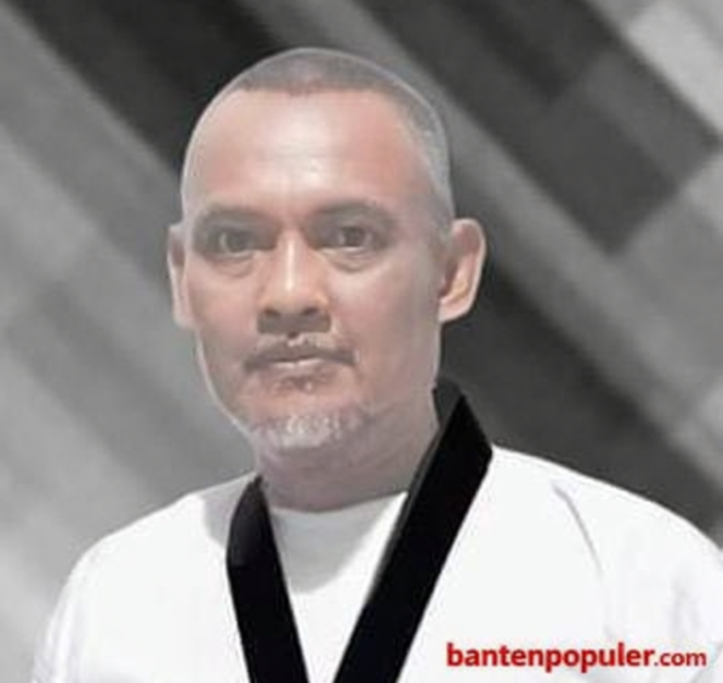 
					Aryo Lukito perwakilan LSM anti-korupsi yang mengkritisi proses tender pematangan lahan Huntara Lebak Gedong, Kabupaten Lebak, yang diduga tidak sesuai klasifikasi Sertifikasi Badan Usaha.(bantenpopuler.com)