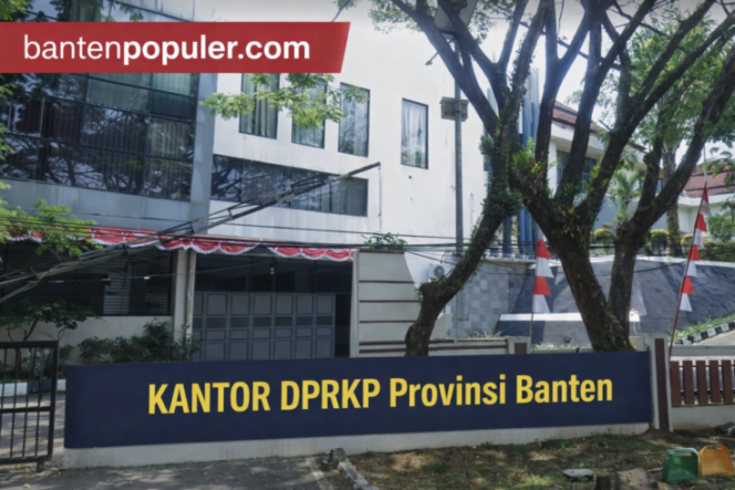 
					Tampak Kantor DPRKP Provinsi Banten, instansi yang bertanggung jawab dalam penanganan perumahan dan pembangunan hunian tetap bagi korban banjir bandang di Kabupaten Lebak. (bantenpopuler.com)