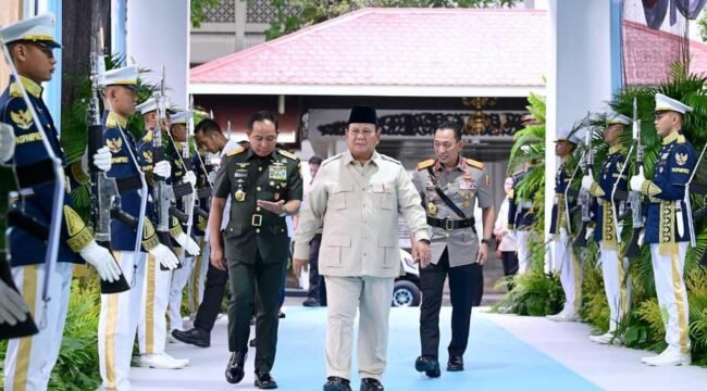 Presiden Prabowo Subianto memberikan sambutan saat peresmian SPPG dan Gudang Ketahanan Pangan Polri di Palmerah, Jakarta Barat, Jumat (13/2/2026). (Foto: Dok.Bantenpopuler.com)