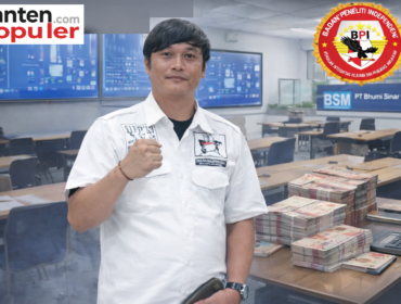 Ketua DPW BPI KPNPA RI Provinsi Banten bersama tim investigasi menyatakan sikap tegas terkait dugaan penyimpangan pengadaan Interactive Flat Panel Tahun Anggaran 2024 di Dinas Pendidikan Kota Tangerang. (Foto: Dok. Bantenpopuler.com)