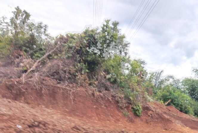 
					Plang Penutupan Galian Cadas di Desa Paja Hilang, Diduga Akan Kembali Beroperasi, IMALA Soroti Pengawasan